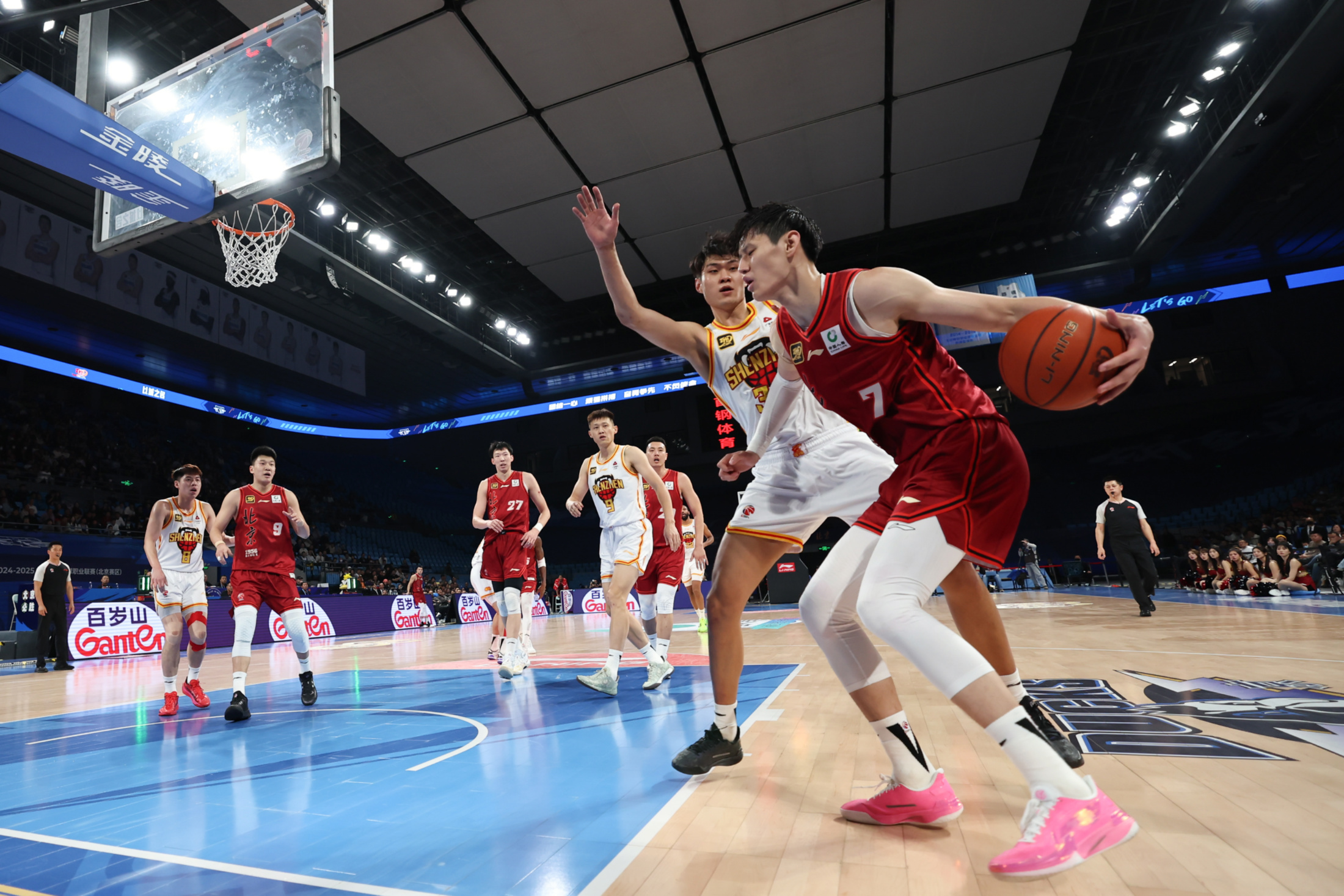 九游会官方登录 -包含北京首钢训练开放日，国际比赛日强势反弹引欢呼，NBA总决赛在即，年轻球员得到机会的词条